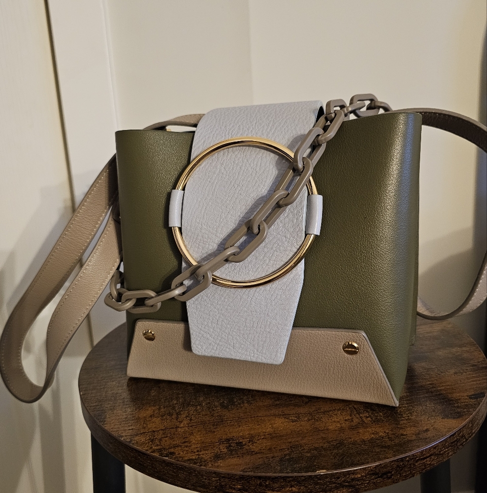 YUZEFI DELILA LEATHER BUCKET BAG: Olive and Beige Women's Bag with Gold Accents